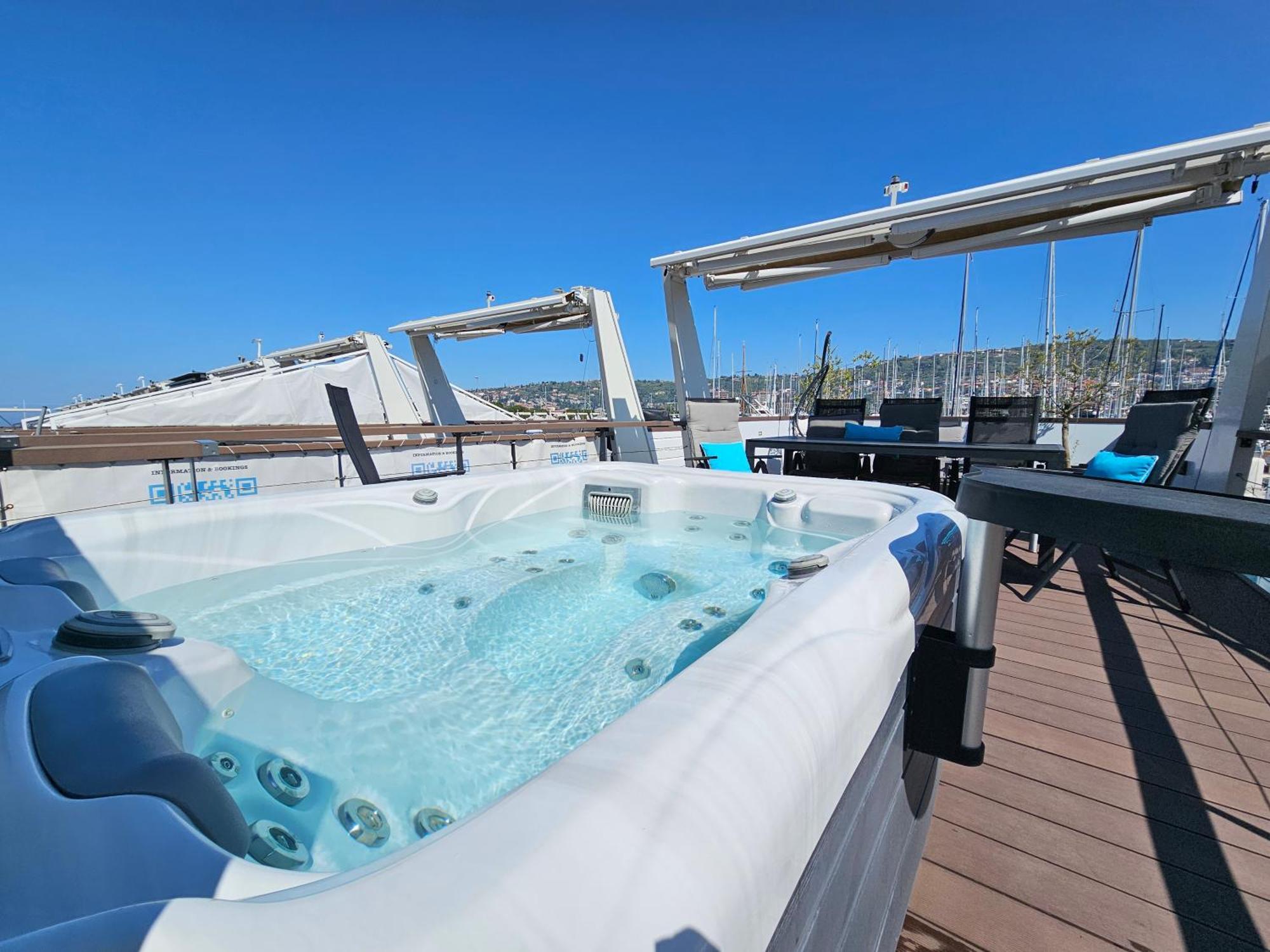 Floating Sea House - Vital Lux ปอร์โตรอซ ภายนอก รูปภาพ
